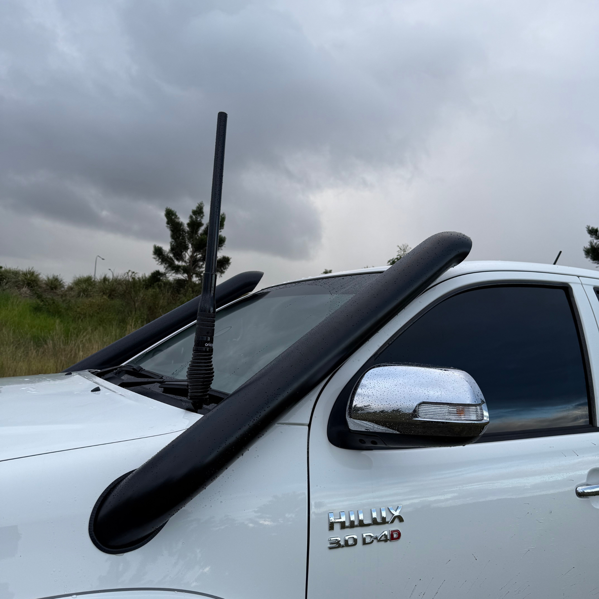 TOYOTA N70 HILUX SHORT ENTRY DUAL SNORKELS