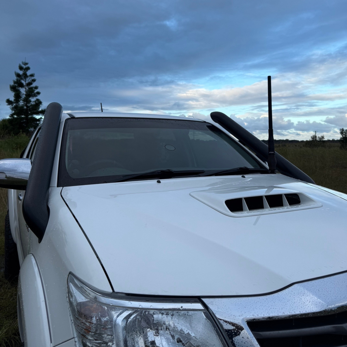 TOYOTA N70 HILUX SHORT ENTRY DUAL SNORKELS
